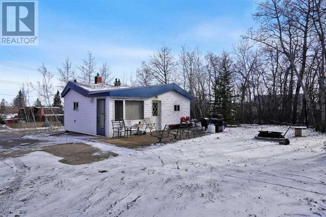5111 47 Avenue, House detached with 2 bedrooms, 2 bathrooms and 4 parking in Sylvan Lake AB | Image 2