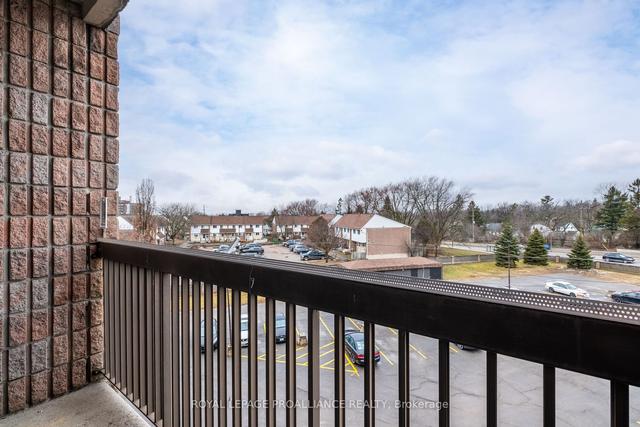408 - 17 Eldon Hall Pl, Condo with 2 bedrooms, 1 bathrooms and 1 parking in Kingston ON | Image 10