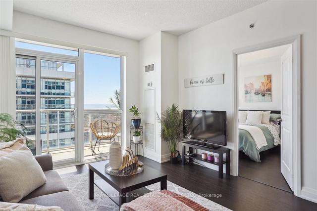 1807 - 65 Speers Rd, Condo with 1 bedrooms, 1 bathrooms and 1 parking in Oakville ON | Image 4