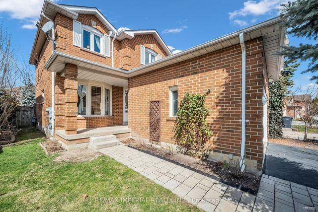 1179 Barleymow St, House detached with 3 bedrooms, 3 bathrooms and 6 parking in Mississauga ON | Image 37
