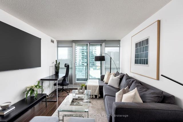 1255 - 209 Fort York Blvd, Condo with 1 bedrooms, 1 bathrooms and 1 parking in Toronto ON | Image 2