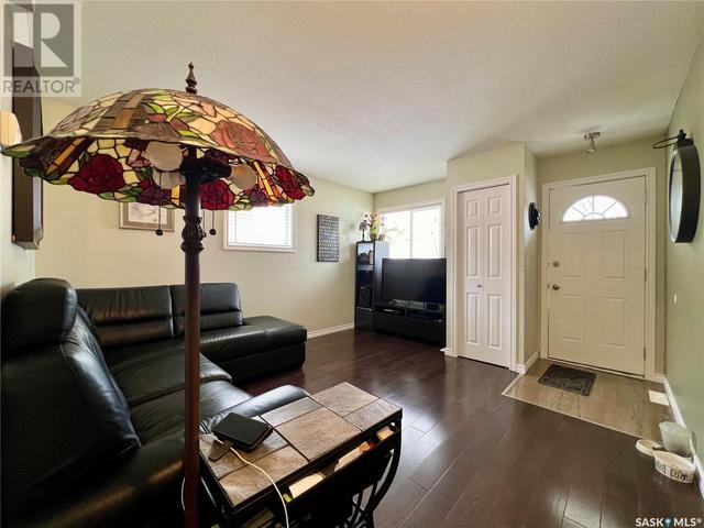211 Ottawa Street, House detached with 2 bedrooms, 1 bathrooms and null parking in Regina SK | Image 2