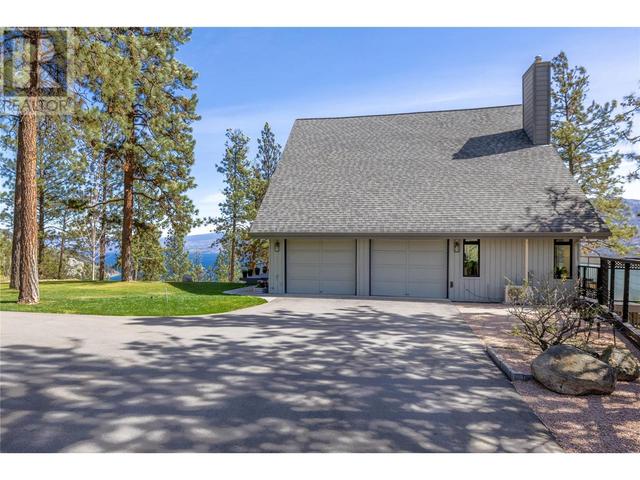 3943 Trepanier Heights Place, House detached with 5 bedrooms, 2 bathrooms and 8 parking in Peachland BC | Image 4