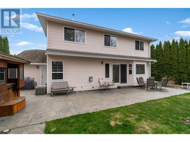 1871 2 Avenue Ne, House detached with 4 bedrooms, 2 bathrooms and 2 parking in Salmon Arm BC | Image 35