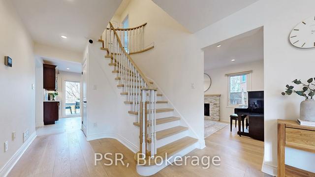 3003 Silverthorn Dr, House detached with 4 bedrooms, 4 bathrooms and 4 parking in Oakville ON | Image 7