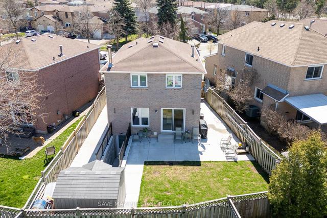 54 Glenmanor Dr, House detached with 3 bedrooms, 4 bathrooms and 5 parking in Brampton ON | Image 32