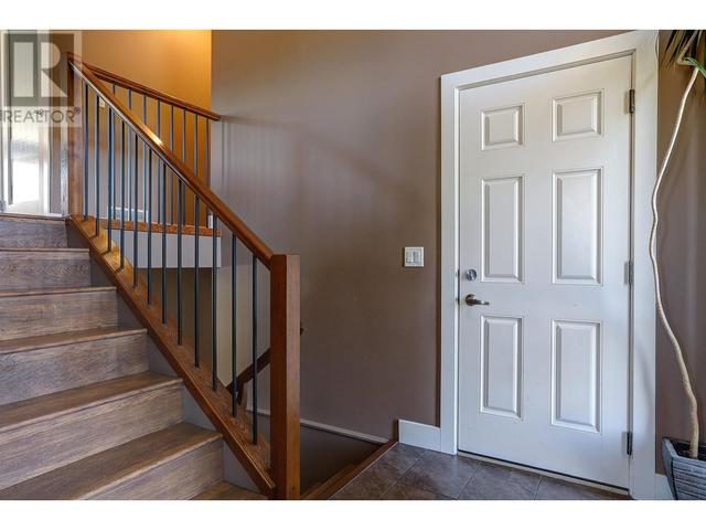 9823 Kinross Place, House detached with 5 bedrooms, 3 bathrooms and 4 parking in Coldstream BC | Image 3