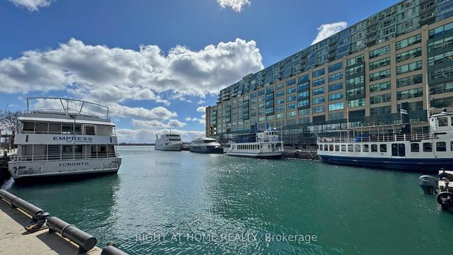 2205 - 99 Harbour Sq, Condo with 0 bedrooms, 1 bathrooms and 1 parking in Toronto ON | Image 21