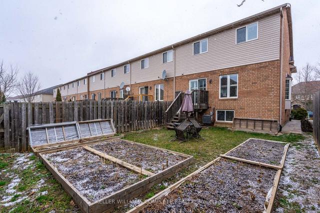 84 Hannon Cres, House attached with 3 bedrooms, 2 bathrooms and 3 parking in Hamilton ON | Image 29