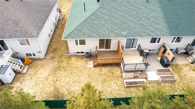 837 Eighth Street, Townhouse with 2 bedrooms, 1 bathrooms and 3 parking in Renfrew ON | Image 5
