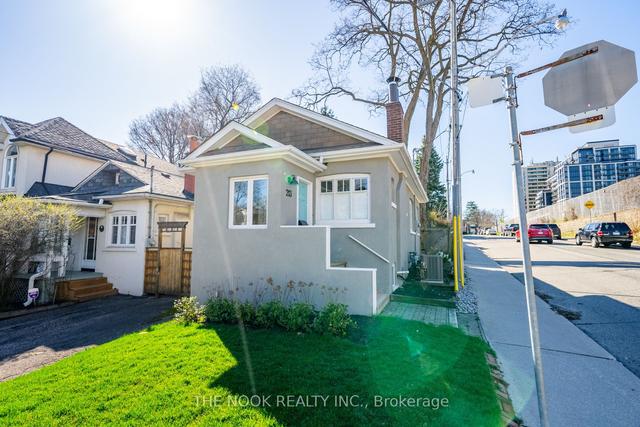 213 Broadway Ave, House detached with 2 bedrooms, 2 bathrooms and 1 parking in Toronto ON | Image 1