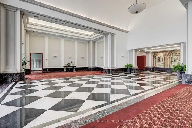 2106 - 11 Lee Centre Dr, Condo with 2 bedrooms, 1 bathrooms and 1 parking in Toronto ON | Image 6