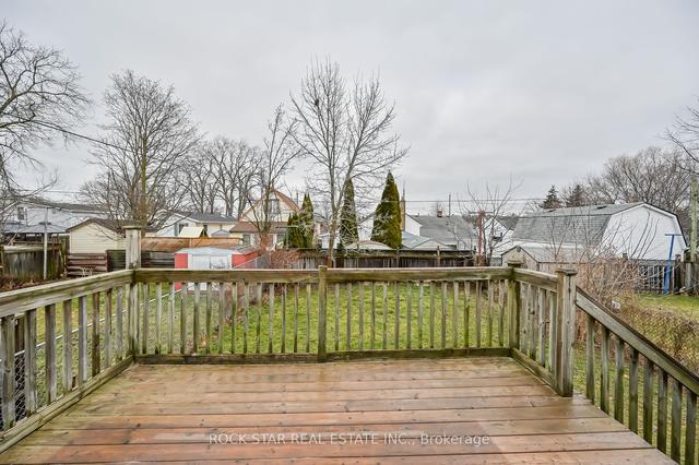18 Antwerp St, House detached with 3 bedrooms, 2 bathrooms and 2 parking in St. Catharines ON | Image 11