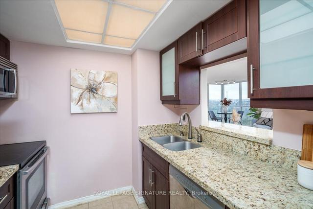 1810 - 5 Concorde Pl, Condo with 1 bedrooms, 1 bathrooms and 1 parking in Toronto ON | Image 3