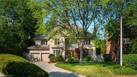 1301 Lindburgh Court, House detached with 7 bedrooms, 4 bathrooms and 8 parking in Mississauga ON | Card Image