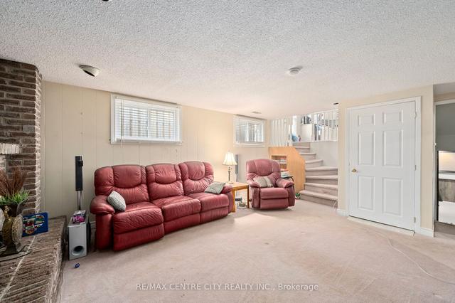 10 Locust Cres, House detached with 3 bedrooms, 2 bathrooms and 3 parking in London ON | Image 9