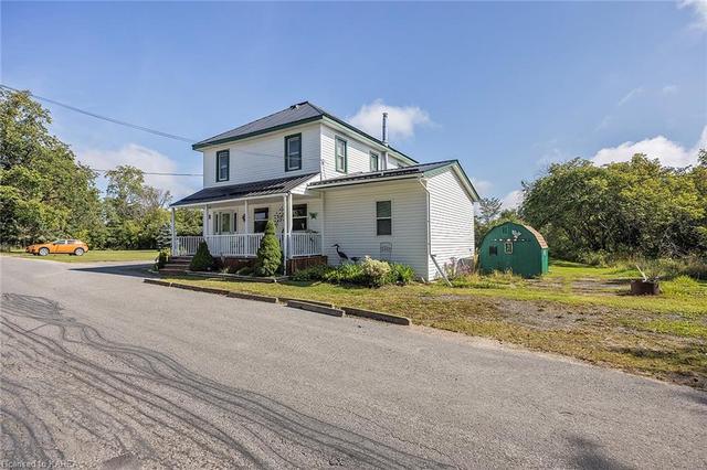 302 Burridge Road, House detached with 3 bedrooms, 2 bathrooms and 7 parking in South Frontenac ON | Image 44