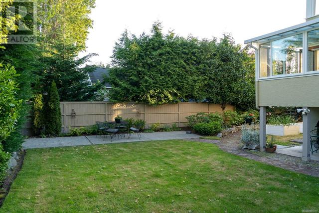 2659 Currie Rd, House detached with 5 bedrooms, 3 bathrooms and 4 parking in Oak Bay BC | Image 38