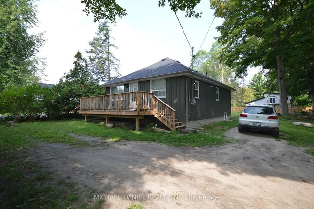 882 Kennedy Rd, House detached with 2 bedrooms, 1 bathrooms and 6 parking in Innisfil ON | Image 12