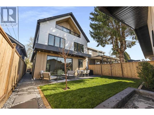 310 E 43 Avenue, House detached with 3 bedrooms, 4 bathrooms and 1 parking in Vancouver BC | Image 36