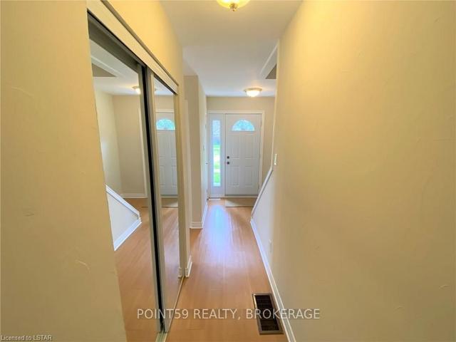 91 - 280 Homestead Cres, Townhouse with 3 bedrooms, 2 bathrooms and 2 parking in London ON | Image 5