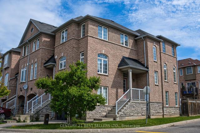 7087 Chatham Crt, House attached with 3 bedrooms, 3 bathrooms and 2 parking in Mississauga ON | Image 12