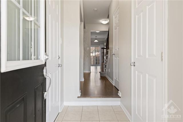 577 Barrick Hill Road, Townhouse with 3 bedrooms, 3 bathrooms and 3 parking in Ottawa ON | Image 3