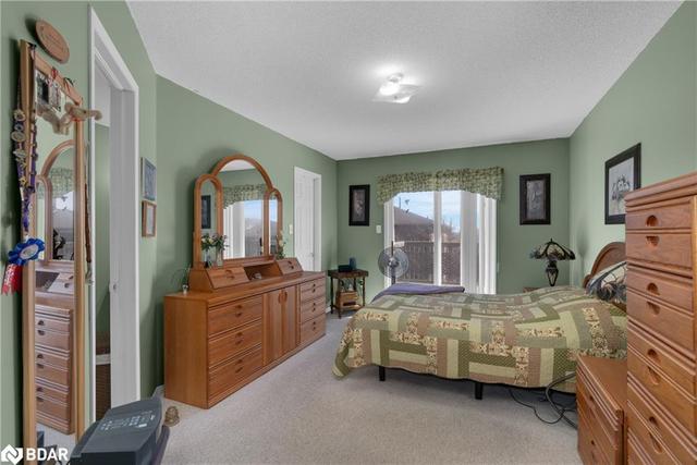 32 Dunsmore Lane, House detached with 4 bedrooms, 3 bathrooms and 6 parking in Barrie ON | Image 9