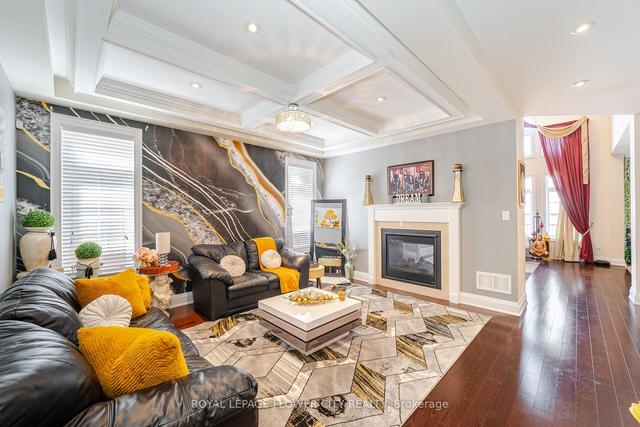 7 Legendary Circ, House detached with 4 bedrooms, 5 bathrooms and 10 parking in Brampton ON | Image 3