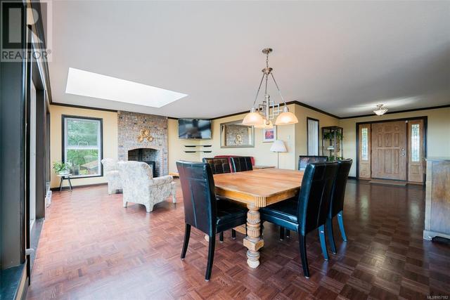 8170 Southwind Dr, House detached with 4 bedrooms, 3 bathrooms and 5 parking in Lantzville BC | Image 7