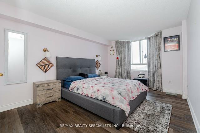 1405 - 5 Lisa St N, Condo with 3 bedrooms, 2 bathrooms and 2 parking in Brampton ON | Image 11