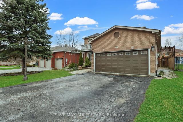 104 Brown St, House detached with 4 bedrooms, 4 bathrooms and 4 parking in Barrie ON | Image 1