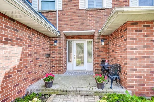 18 Boese Crt, House detached with 4 bedrooms, 4 bathrooms and 4 parking in St. Catharines ON | Image 23