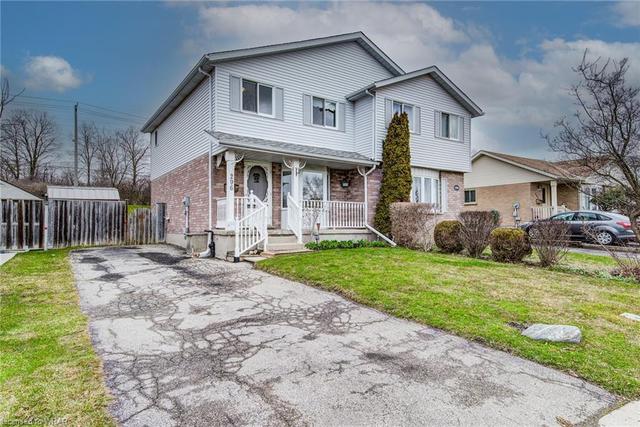 296 Benesfort Crescent, House semidetached with 3 bedrooms, 1 bathrooms and 3 parking in Kitchener ON | Image 1