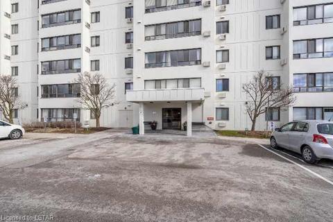 901 - 135 Baseline Road W, House attached with 2 bedrooms, 1 bathrooms and 1 parking in London ON | Card Image