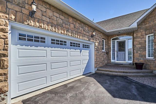 10 Crescent Moon Lane, House detached with 2 bedrooms, 3 bathrooms and 8 parking in Kawartha Lakes ON | Image 23