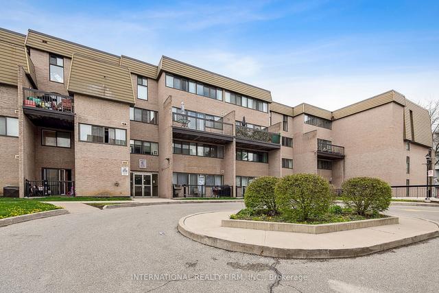 188 - 2095 Roche Crt, Townhouse with 3 bedrooms, 2 bathrooms and 1 parking in Mississauga ON | Image 1