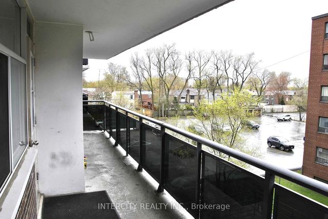 505 - 2245 Eglinton Ave E, Condo with 2 bedrooms, 1 bathrooms and 1 parking in Toronto ON | Image 2