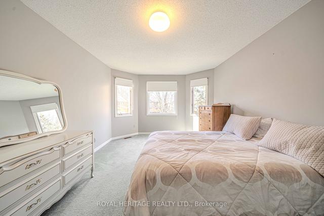 877 Darwin Dr, House detached with 4 bedrooms, 3 bathrooms and 4 parking in Pickering ON | Image 16
