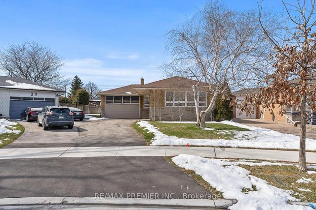 41 Allonsius Dr, House detached with 3 bedrooms, 2 bathrooms and 6 parking in Toronto ON | Image 12