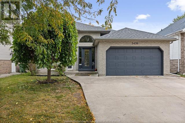 3438 Treeline Court, House detached with 5 bedrooms, 2 bathrooms and null parking in Windsor ON | Image 1