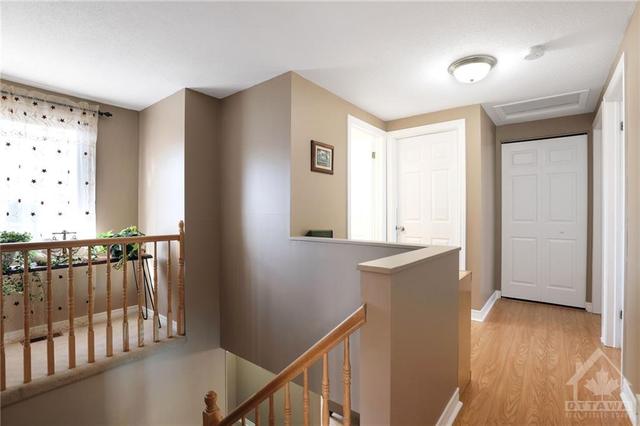 80 Hawk Crescent, House detached with 5 bedrooms, 4 bathrooms and 4 parking in Ottawa ON | Image 16