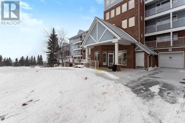 3415, - 3415 Hawksbrow Point Nw, Condo with 2 bedrooms, 1 bathrooms and 1 parking in Calgary AB | Image 2