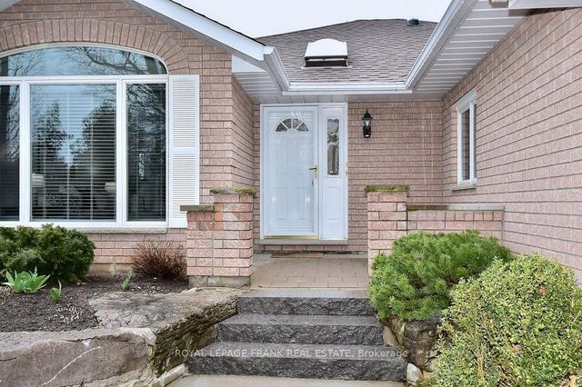 10 Olde Forest Lane, House detached with 2 bedrooms, 3 bathrooms and 8 parking in Kawartha Lakes ON | Image 23