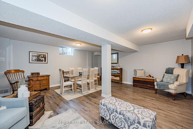 136 Lee St, House attached with 3 bedrooms, 2 bathrooms and 2 parking in Guelph ON | Image 17