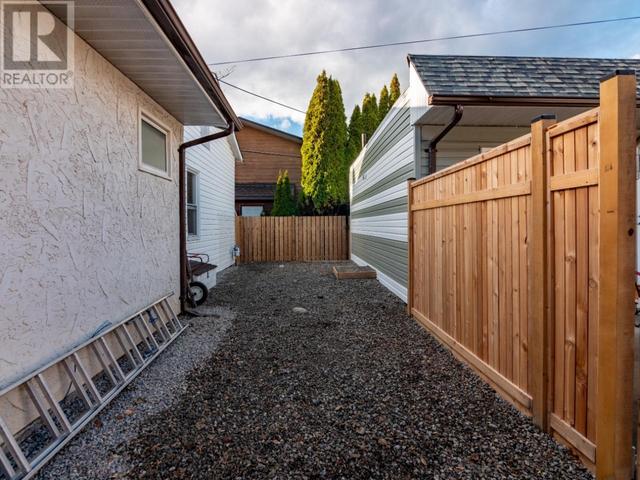 259 Conklin Avenue, House detached with 3 bedrooms, 4 bathrooms and 2 parking in Penticton BC | Image 37