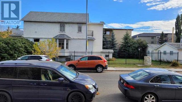 1639 11 Avenue Sw, House detached with 9 bedrooms, 3 bathrooms and 4 parking in Calgary AB | Image 2
