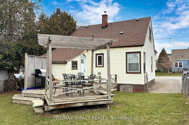 219 Mitchell Ave, House detached with 3 bedrooms, 1 bathrooms and 3 parking in Oshawa ON | Image 13