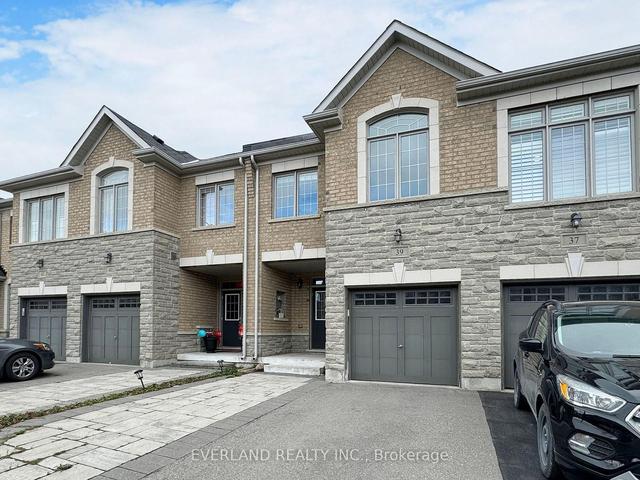 39 Paper Mills Cres, House attached with 3 bedrooms, 4 bathrooms and 4 parking in Richmond Hill ON | Image 12
