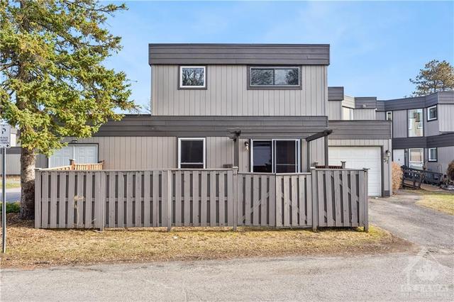 71 Compata Way, Townhouse with 4 bedrooms, 2 bathrooms and 2 parking in Ottawa ON | Image 24
